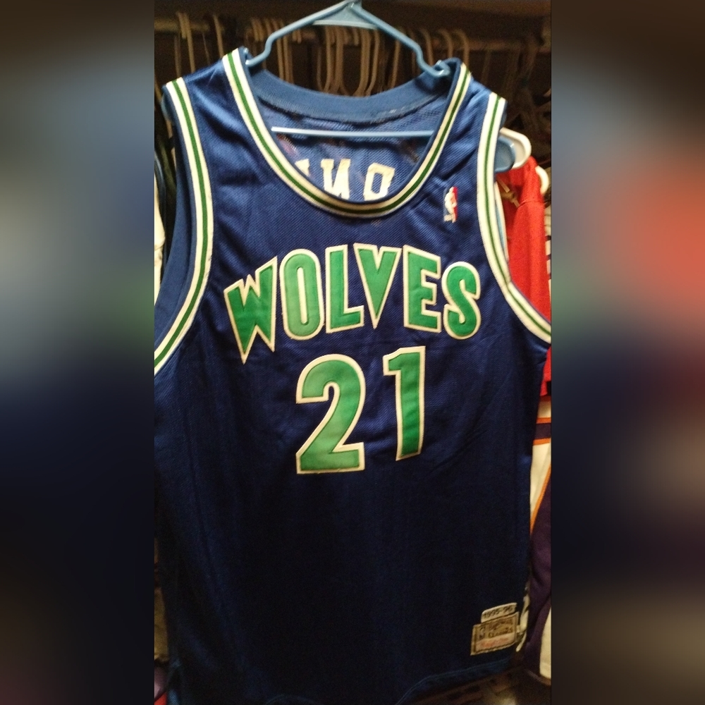 Vintage NBA basketball Garnett rookie jersey